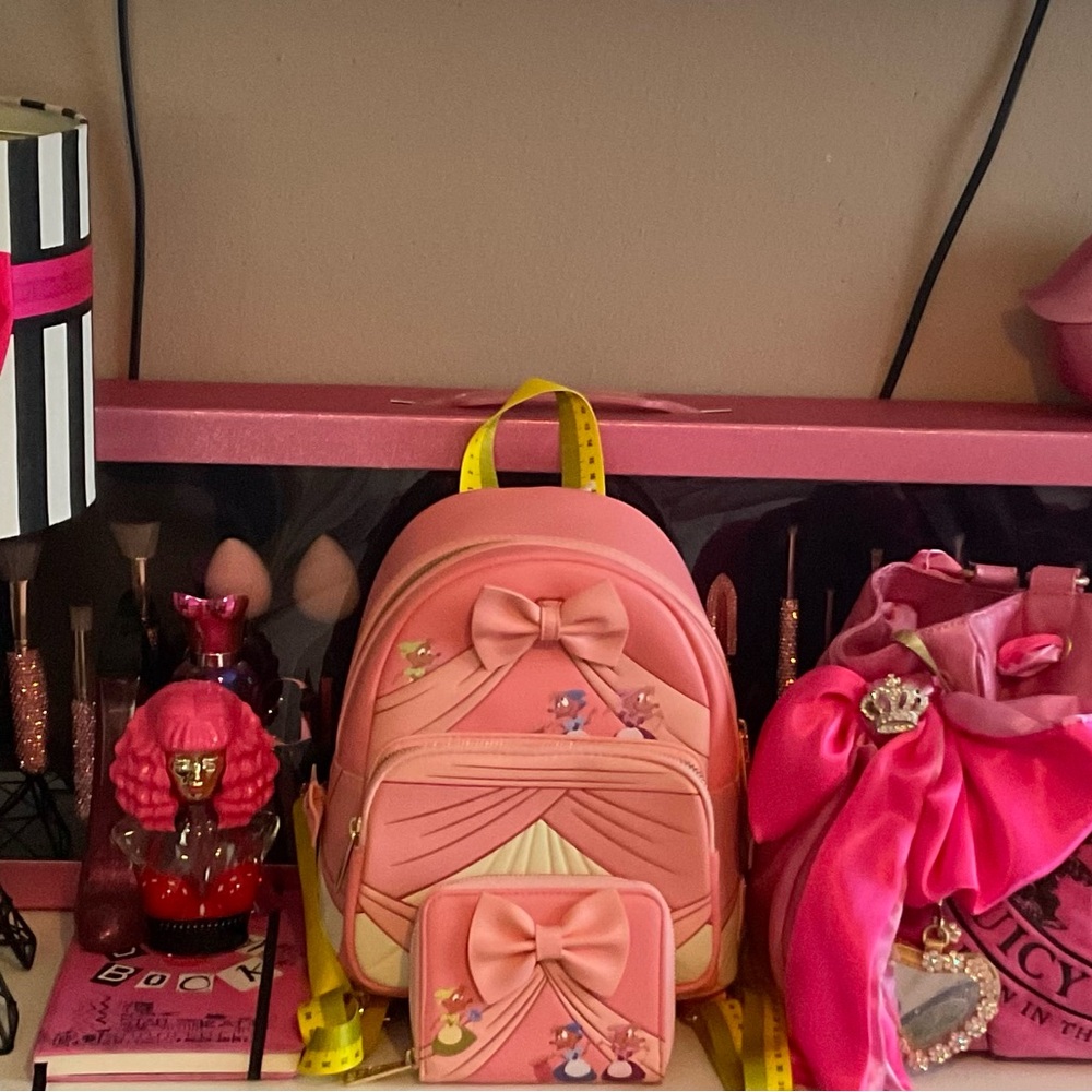 LOUNGEFLY DISNEY PRINCESS CINDERELLA BACKPACK AND WALLET!